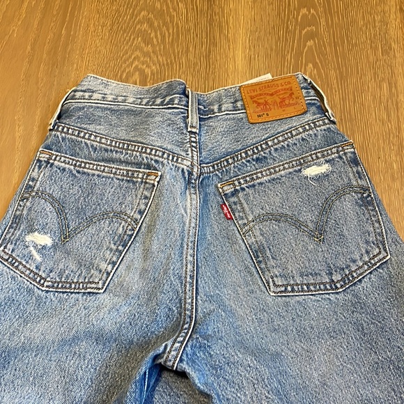 501 Levi’s jeans lightly used - Picture 4 of 4